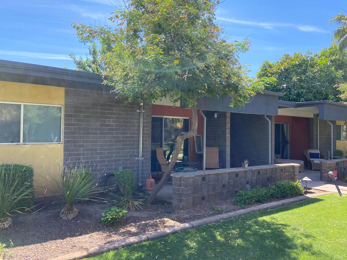 Primary Photo - 1630 E Georgia Ave
