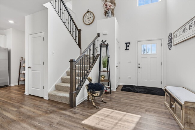 Building Photo - 15012 W Cyrus Dr