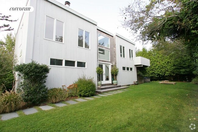 Building Photo - 25 Rehan Ave
