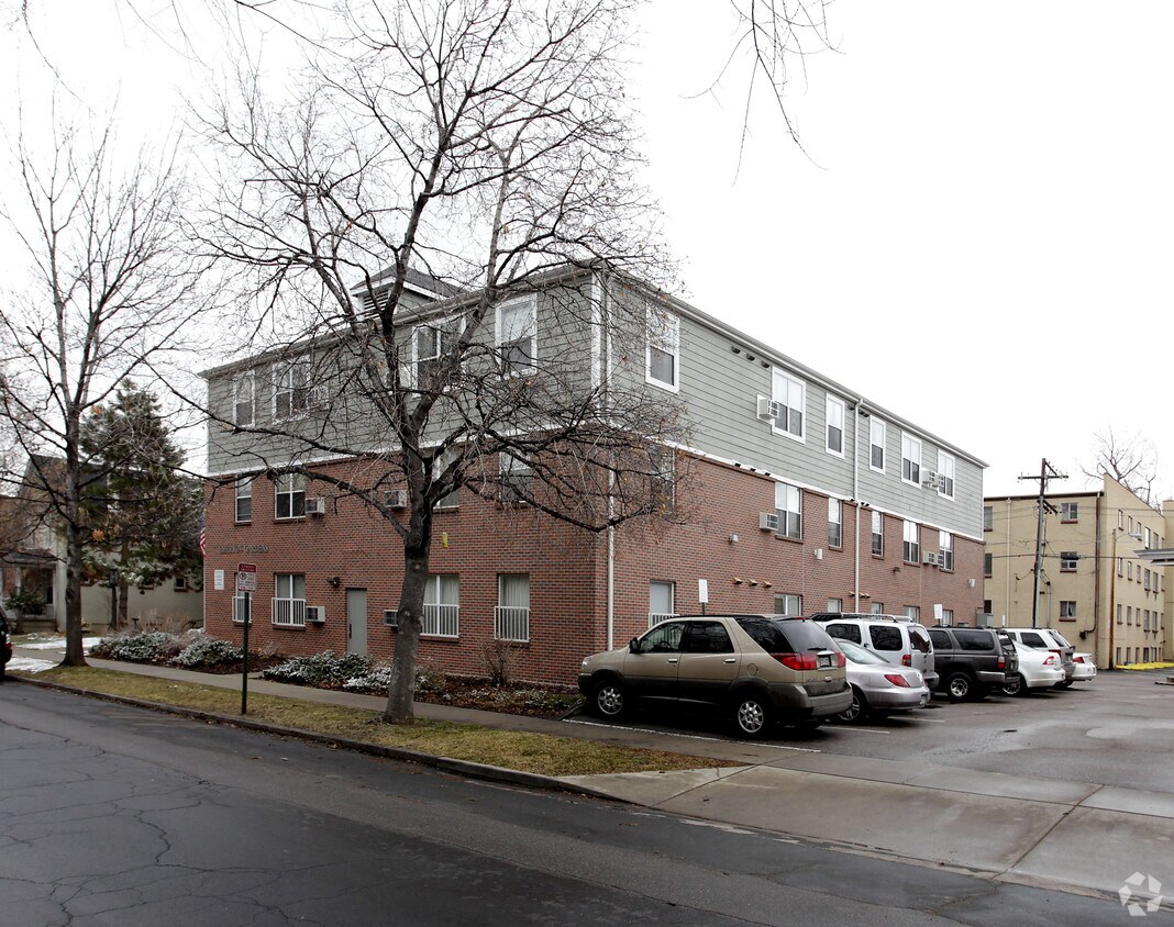 Foto del edificio - Emerson Gardens