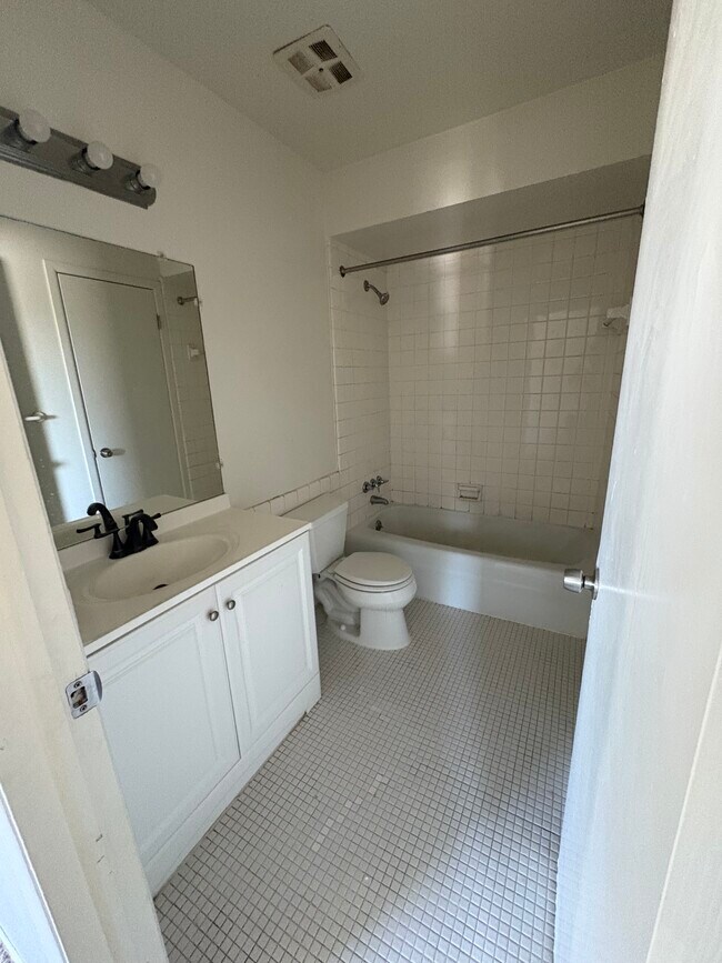 Foto del edificio - 1803 Saint Johns Blvd