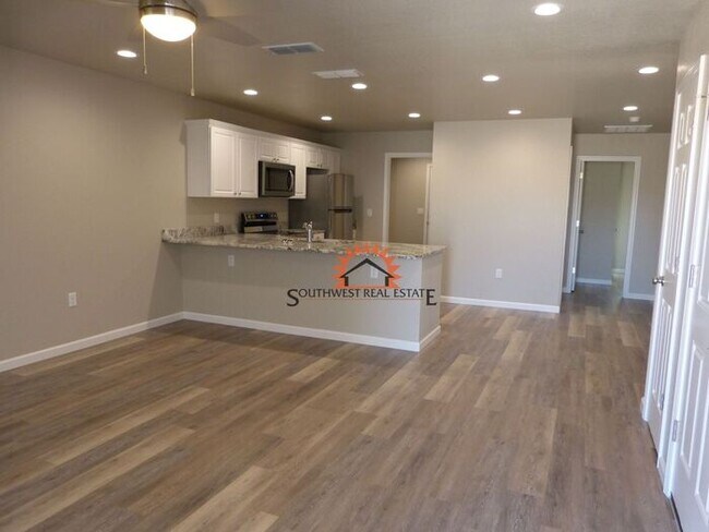 Building Photo - Brand new units! 2 Bed 2 Bath with Garage ...