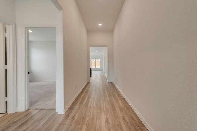 Building Photo - 1011 Hickory Chase Ln