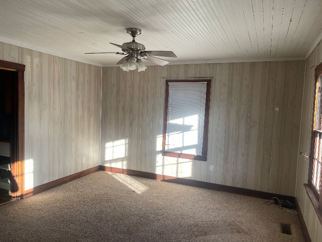 Building Photo - 380 Hogan's Creek Rd