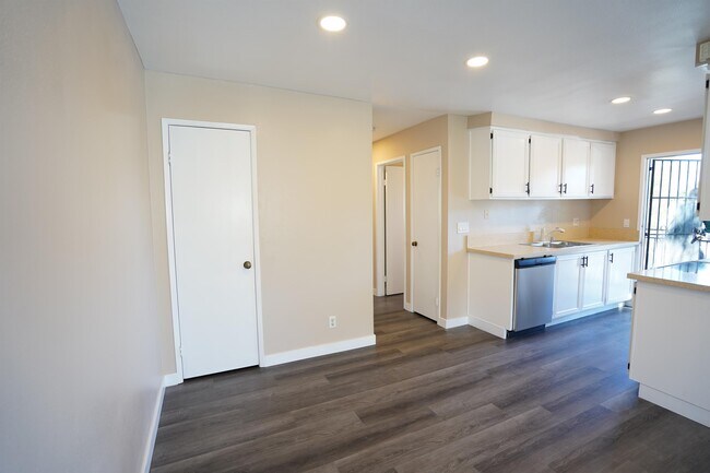 Foto del edificio - 2690 Anchor Ave