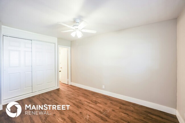 Foto del edificio - 5801 Royal Palm Blvd