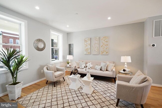 Foto del edificio - 731 Park Rd NW