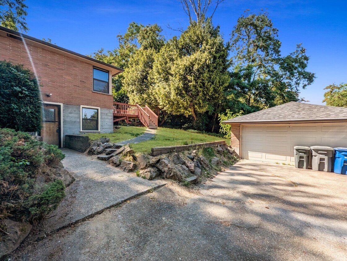 Photo - 1434 S 116th
