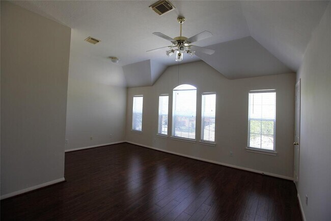 Foto del edificio - 607 Ashley Cove Ct
