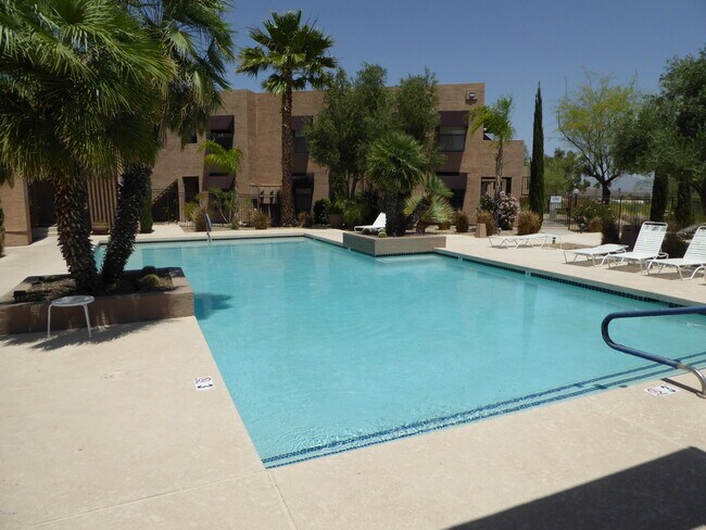 Building Photo - 16657 E Gunsight Dr