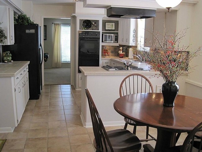 Foto del edificio - 530 Hickory Ridge Dr