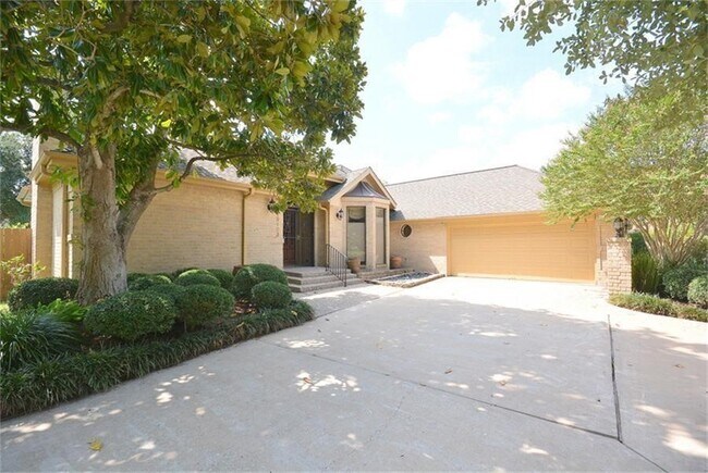 Building Photo - 13103 Rincon Dr