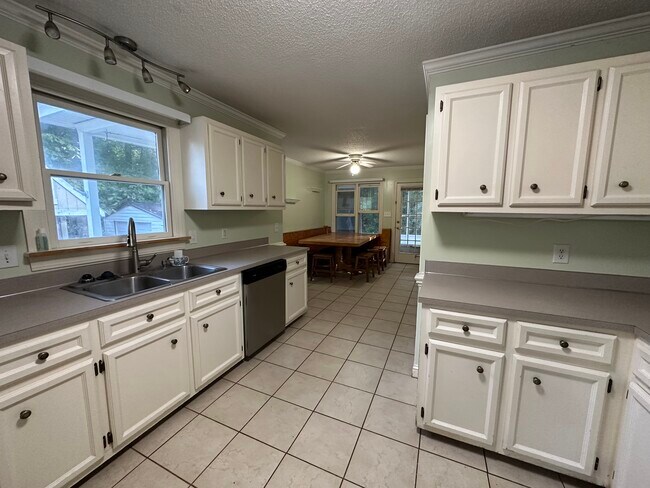 Kitchen - 874 Corbett St