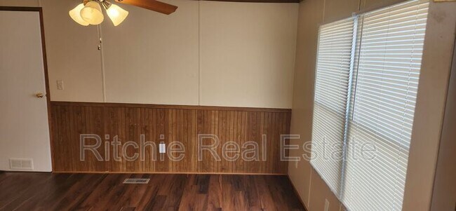 Building Photo - 21459 Highway 167