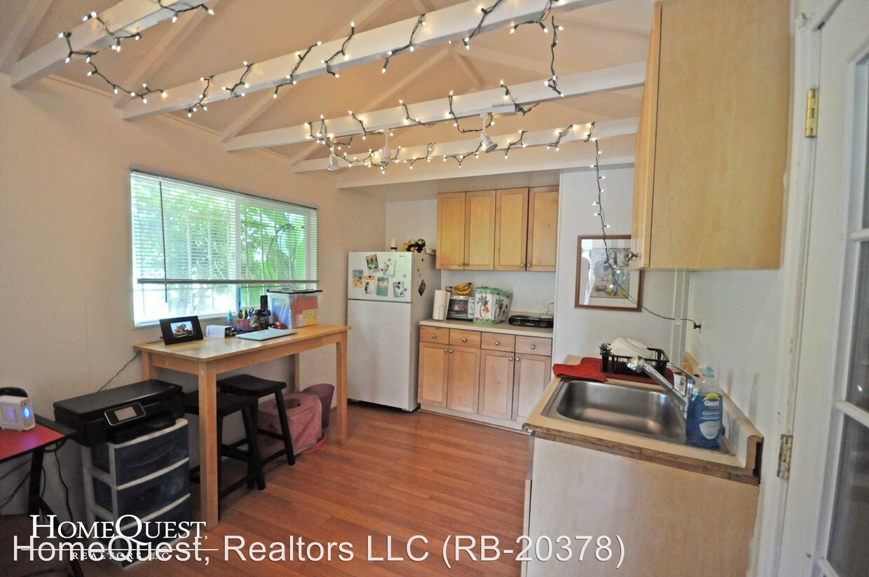 Building Photo - 3771 Leahi Ave