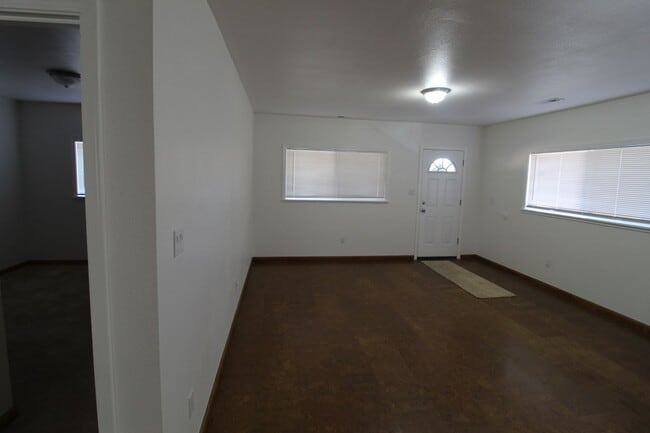 Building Photo - N10th754
