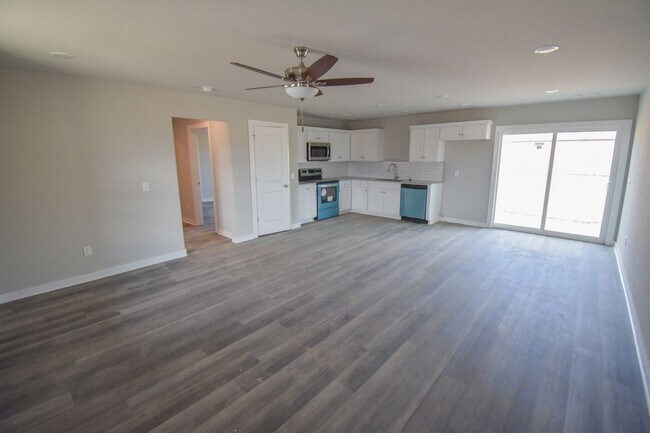 Foto del edificio - Beautiful 3 Bedroom 2 Bath Home in Farmington!