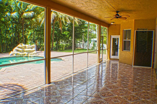Building Photo - 15250  Temple Boulevard