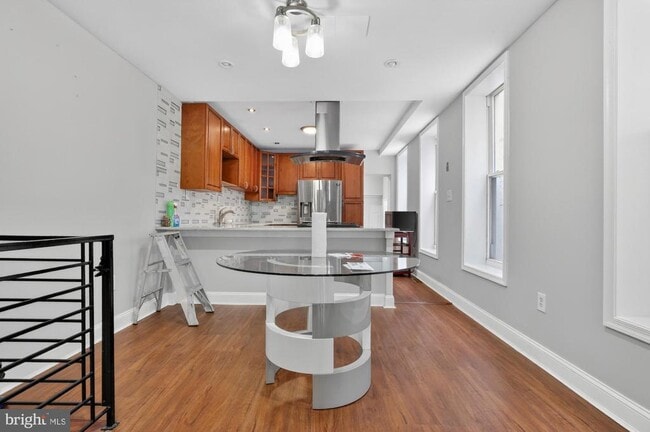 Foto del edificio - 2319 E Somerset St