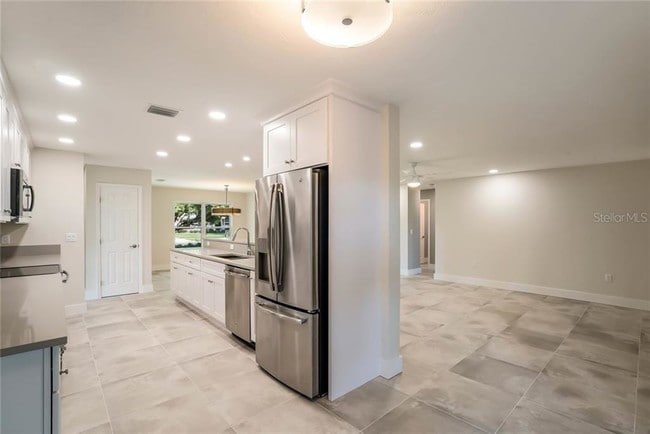 Building Photo - 6753 Keystone Dr