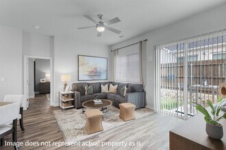 Building Photo - 7225 Borland Dr