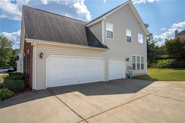 Building Photo - 1098 Fountain Lakes Ct