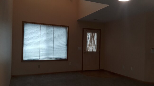Foto del edificio - 1830 121st Ln NW