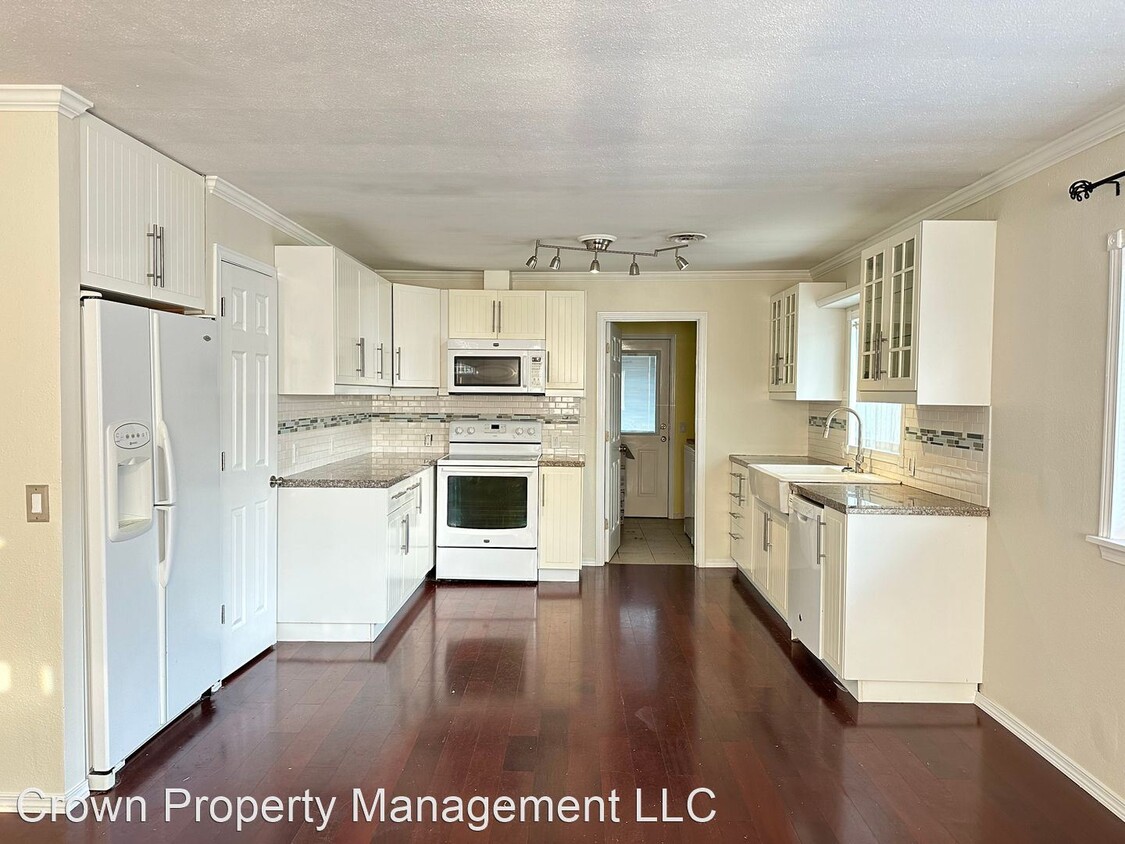 Primary Photo - 3 br, 1 bath House - 1615 Thayer Drive