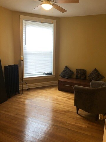 Foto del edificio - 1461 E 69th St