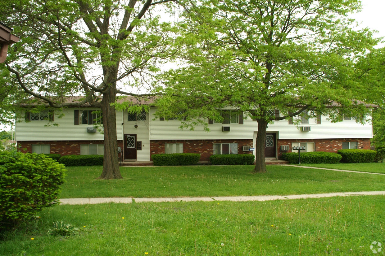 Building Photo - River Life Village