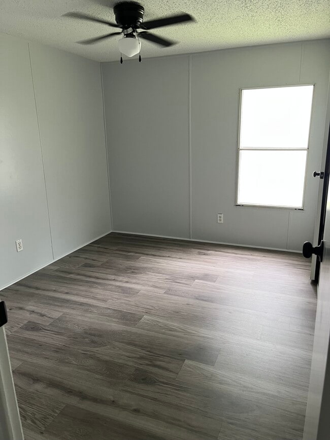 Primary Bedroom - 22811 Ford Rd