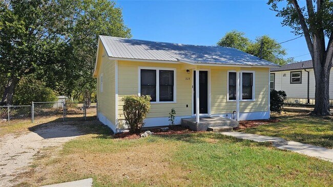 Building Photo - 1614 N Lynn St