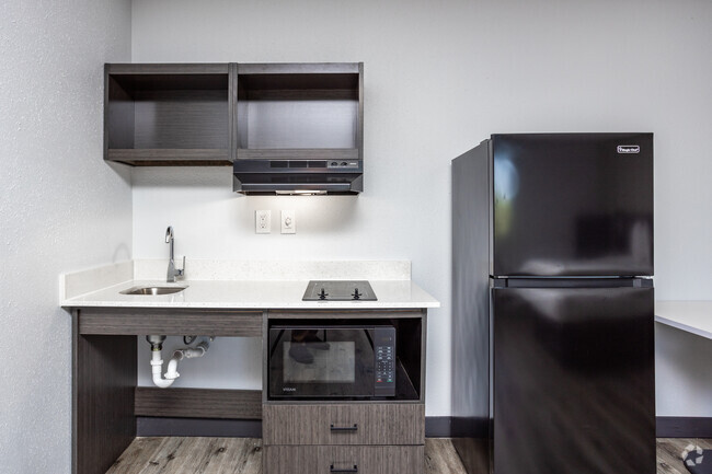 Studio - Kitchen - Efficiency Lodge Columbus