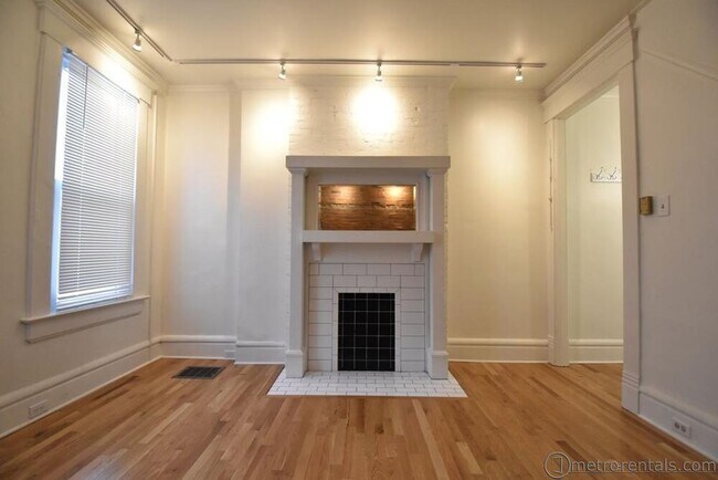 Foto del edificio - 322 E Whittier St