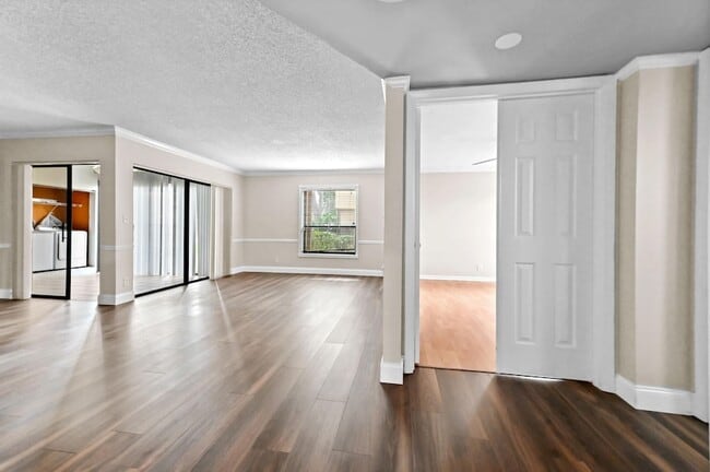 Photo - 3757 Cocoplum Cir Apartment