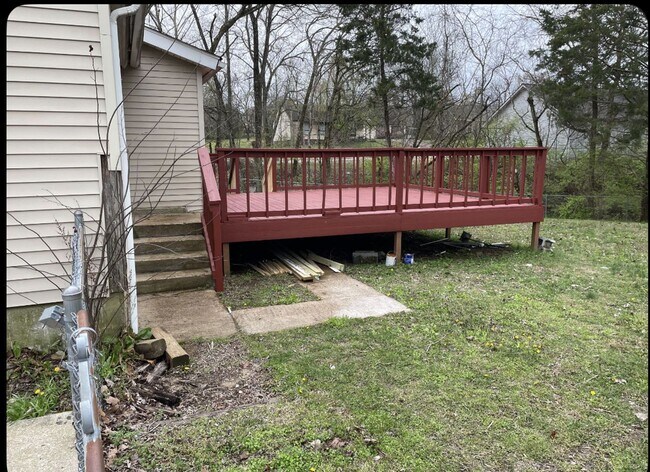 Foto del edificio - Three bedroom two bath