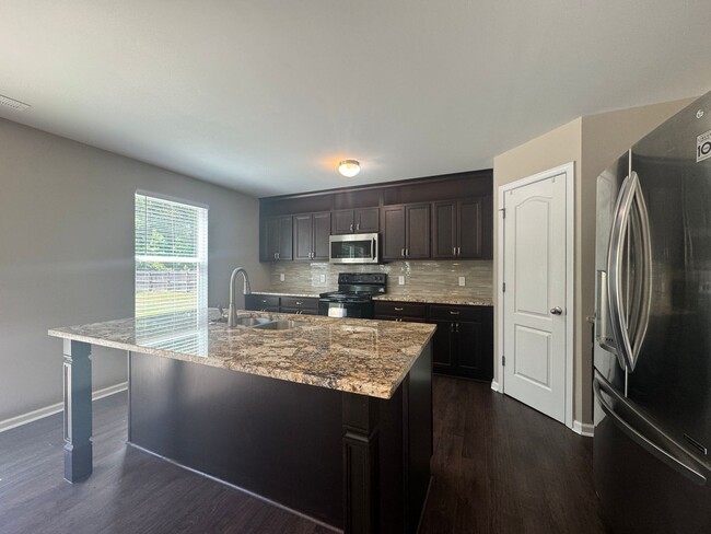 Building Photo - The Oaks at Windwood