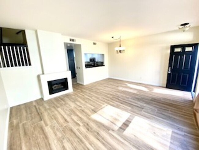 Foto del edificio - *Coming Soon!*  Remodeled 3 bedroom townho...