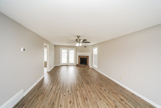 Foto del edificio - 4320 Whispering Bend Cove N