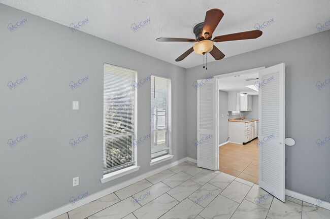 Building Photo - 3538 Hacienda Dr