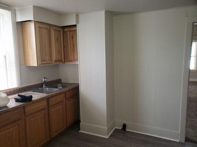 Building Photo - 2 bedroom in Billings MT 59101