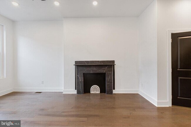 Building Photo - 2716 W Montgomery Ave