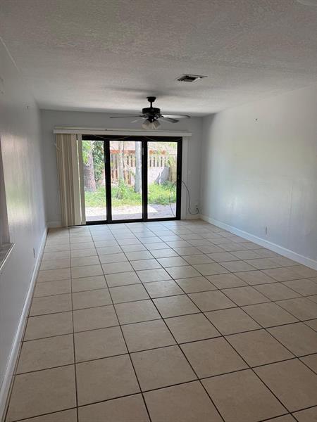 Building Photo - 1216 Periwinkle Pl