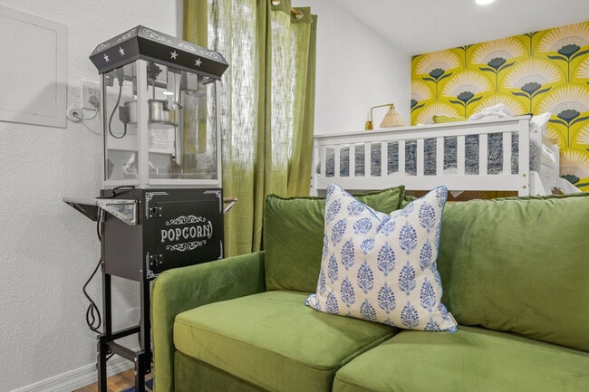 Building Photo - 11784 85th Ave