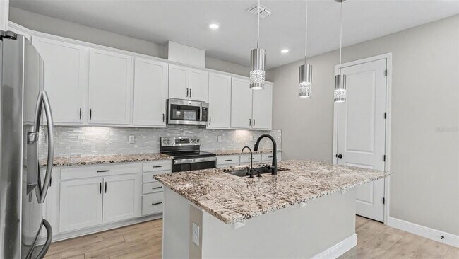 Foto del edificio - 6265 Dolostone Dr