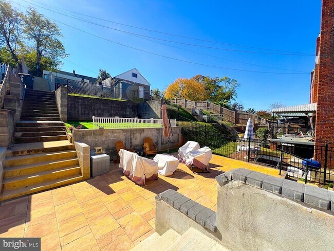 Foto del edificio - 3941 Blaine St NE