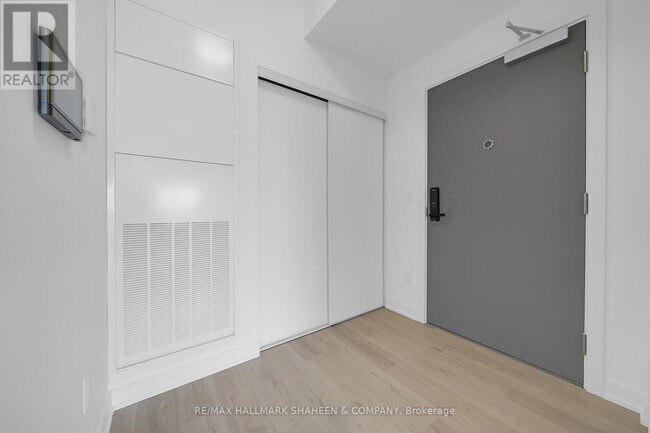 Building Photo - 4569 Kingston Rd