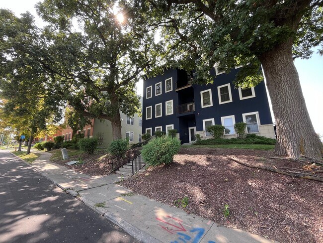 Building Photo - 1717 Olive Ave