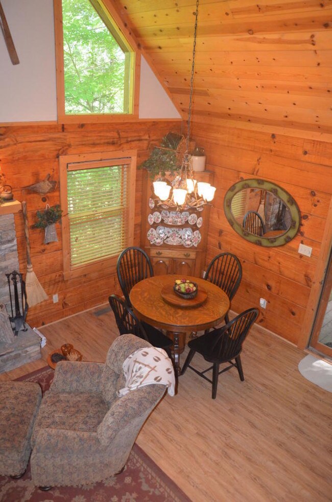 Building Photo - 150 Little Round Top Ln