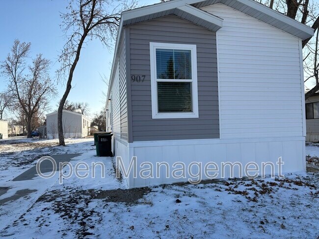 Foto del edificio - 825 1st Ave E